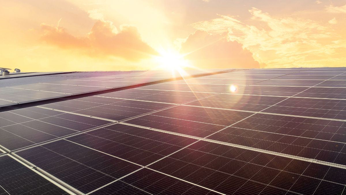 Guia completa dels sistemes d’eficiència energètica per a la llar: del solar a l’aerotèrmia
